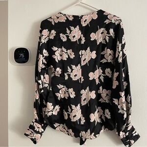 Cinq a sept Yesenia Floral Black and Pink Women's Top size small